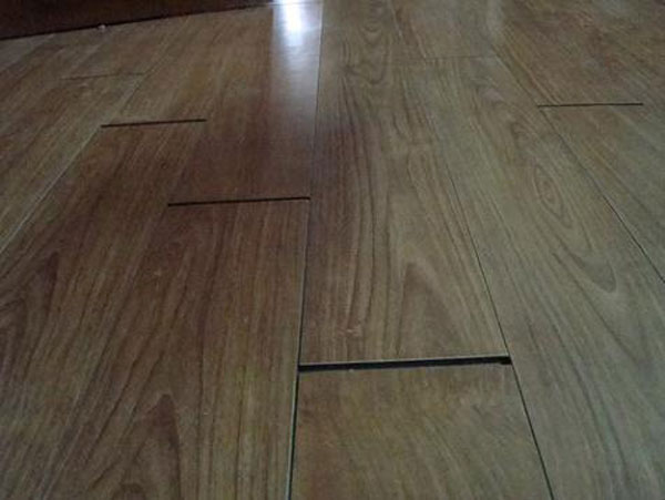 Cách khắc phục lỗi sàn nhựa hèm khóa