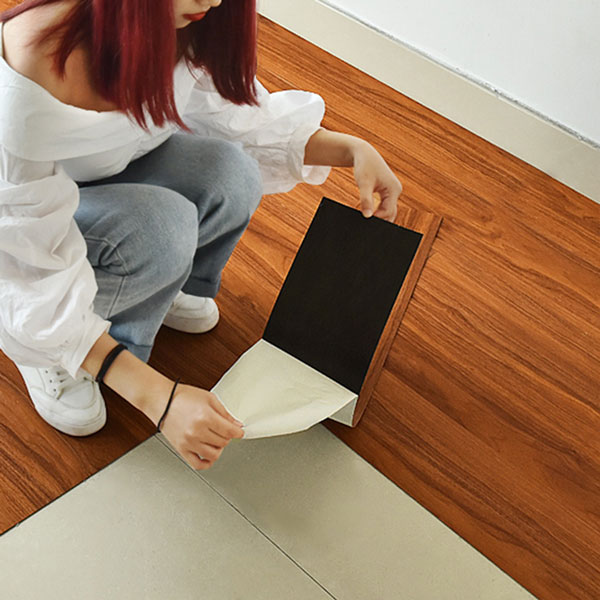 Có thể tháo sàn nhựa giả gỗ khi không sử dụng đến 