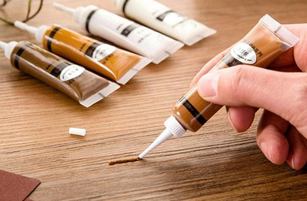 hướng dẫn xử lý vết xước sàn nhựa