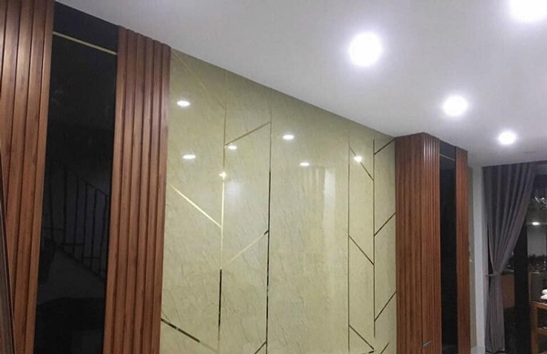 Lưu ý khi chọn tấm ốp tường PVC vân  đá đẹp tiết kiệm chi phí
