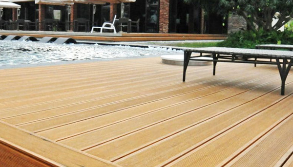 Một số lưu ý khi sử dụng sàn nhựa giả gỗ ngoài trời
