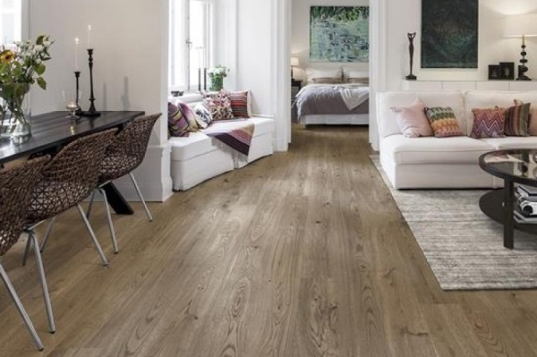 nên lắp đặt sàn nhựa cho phòng khách hay không