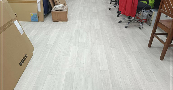 Những lưu ý khi thi công sàn nhựa cho văn phòng