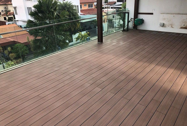 Sàn chịu lực lát ban công được không