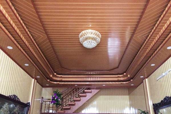 thi công trần nhựa giả gỗ uy tín