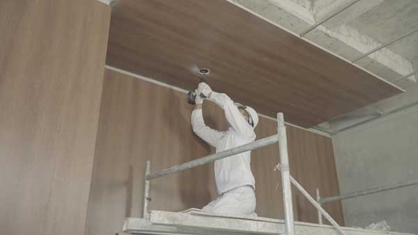 thi công trần nhựa vân gỗ tại thủy nguyên